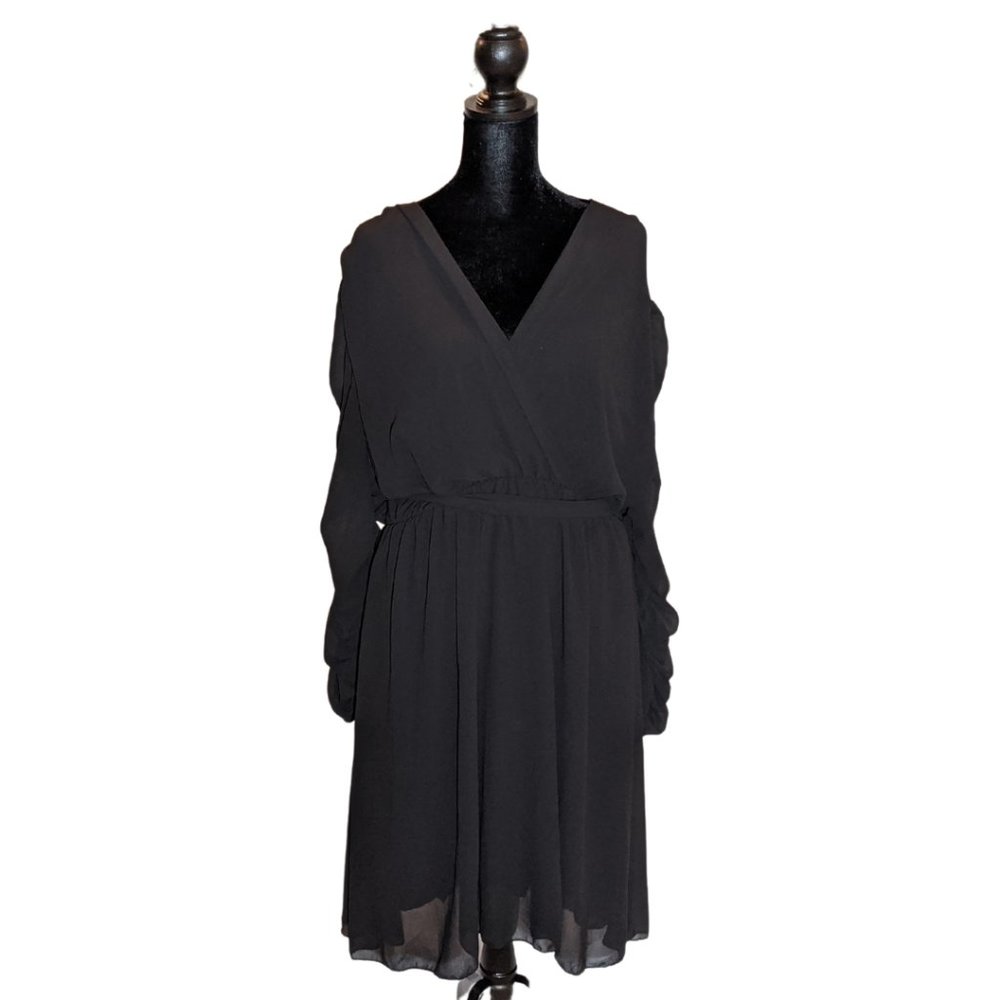 BooHoo Ruched Long Sleeve Wrap Skater Dress Size 24 Black - Picture 2 of 6